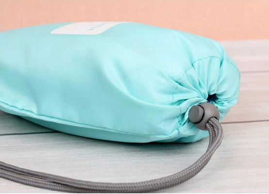 Khuyến mại thân thiện với môi trường vẻ đẹp không thấm nước vải polyester túi dây rút Túi che bụi tùy chỉnh cho quà tặng vải